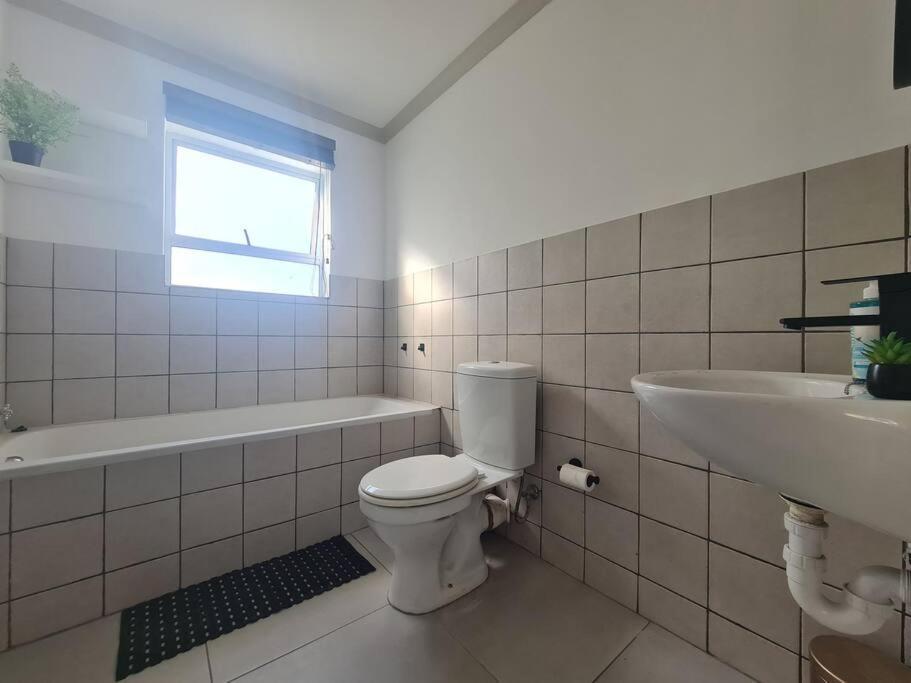 Beachside Living In Muizenberg. Appartement
